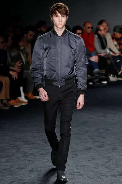 Look 12